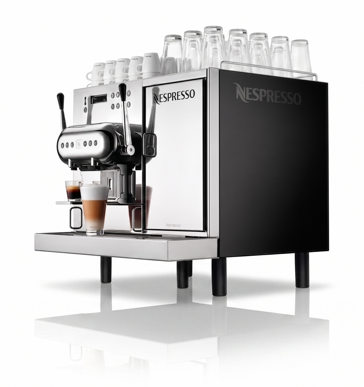 Machine Nespresso Aguila 220 préparant espresso et latte – Nespresso Aguila 220 making espresso and latte | Di Napoli Caffè