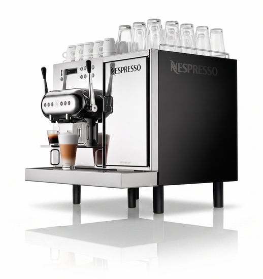 Machine Nespresso Aguila 220 préparant espresso et latte – Nespresso Aguila 220 making espresso and latte | Di Napoli Caffè